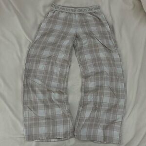 Hollister Co. white + tan plaid pajama pants